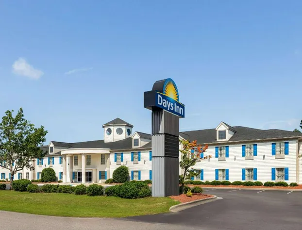 Days Inn by Wyndham Shallotte hotel detail image 2