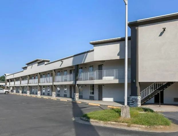 Red Roof Inn Dunn hotel detail image 3