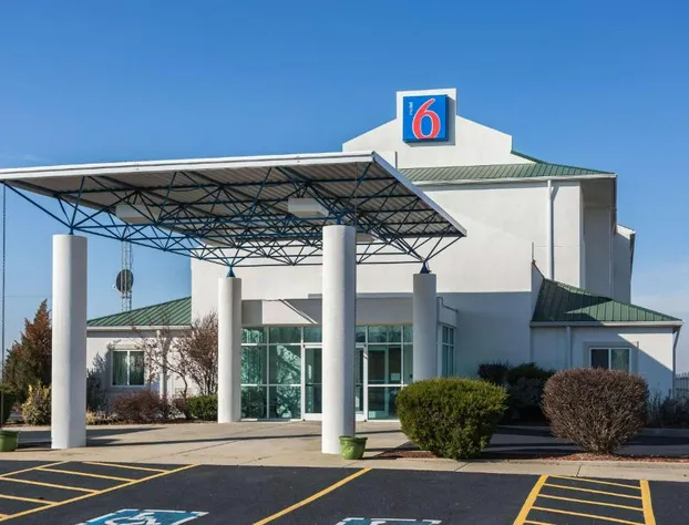 Motel 6 Dale, IN hotel detail image 1