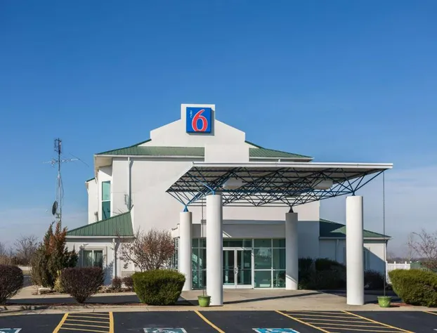 Motel 6 Dale, IN hotel detail image 4