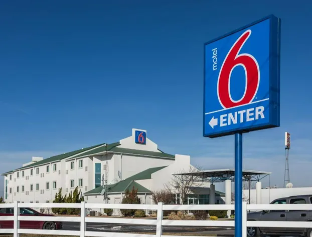 Motel 6 Dale, IN hotel detail image 1