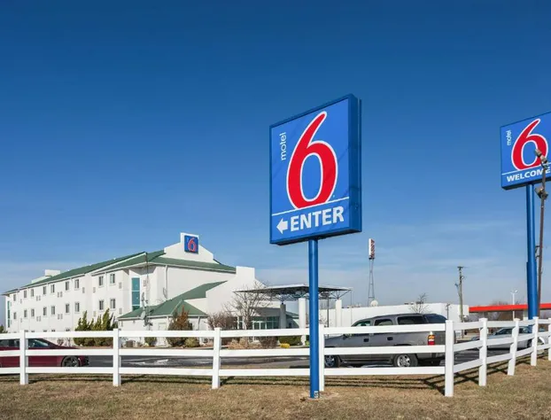 Motel 6 Dale, IN hotel detail image 3