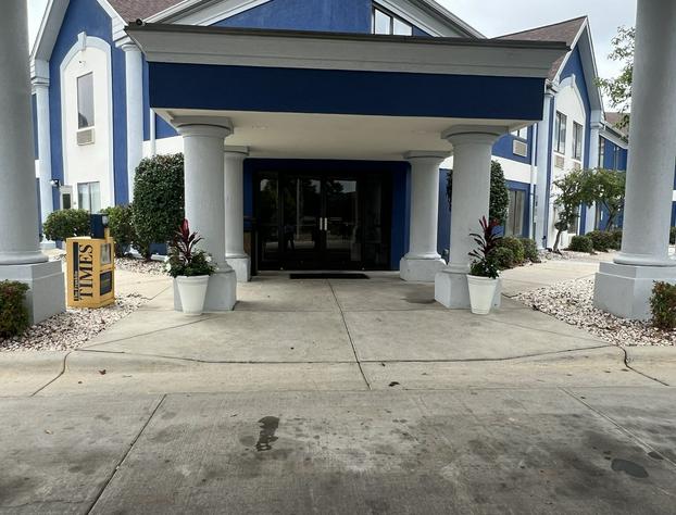 Days Inn by Wyndham Louisburg hotel detail image 3