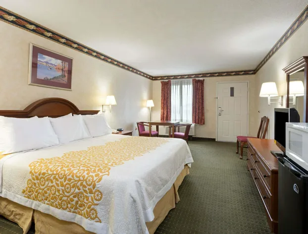 Days Inn by Wyndham Clinton hotel detail image 3