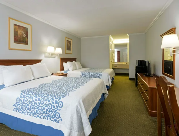 Days Inn by Wyndham Clinton hotel detail image 4