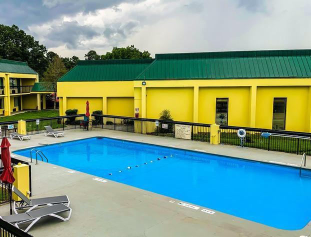 Red Carpet Inn & Suites hotel detail image 3
