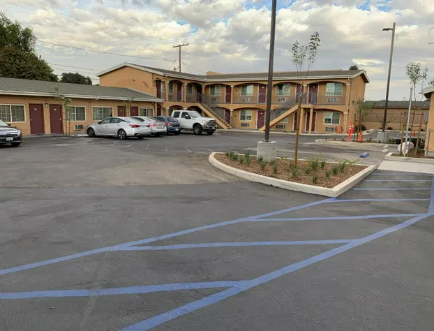 Desert Inn Motel hotel detail image 1