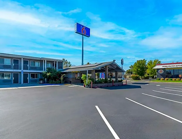 Motel 6 Willows, CA hotel detail image 1