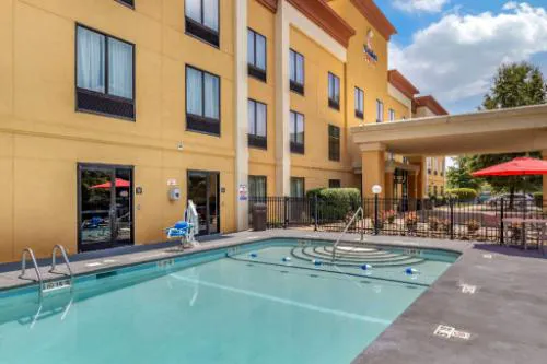 Comfort Suites Clayton - Garner hotel detail image 4