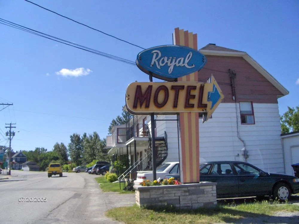 Motel Royal hotel hero