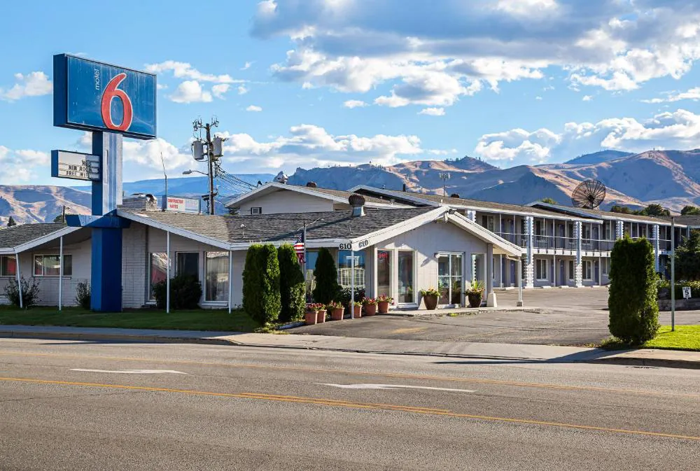 Motel 6 Wenatchee, WA hotel hero
