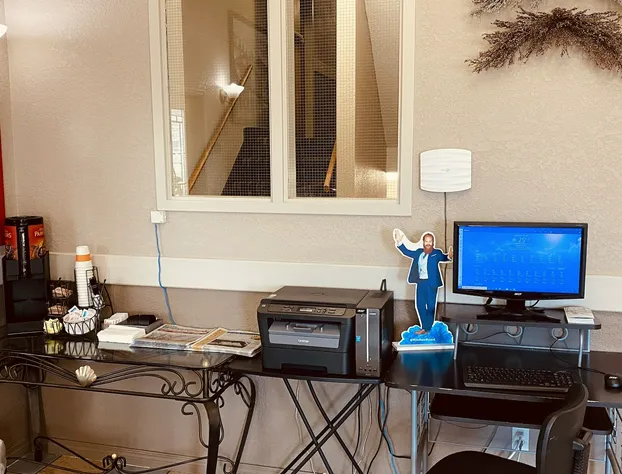 Super 8 by Wyndham Medicine Hat AB hotel detail image 2