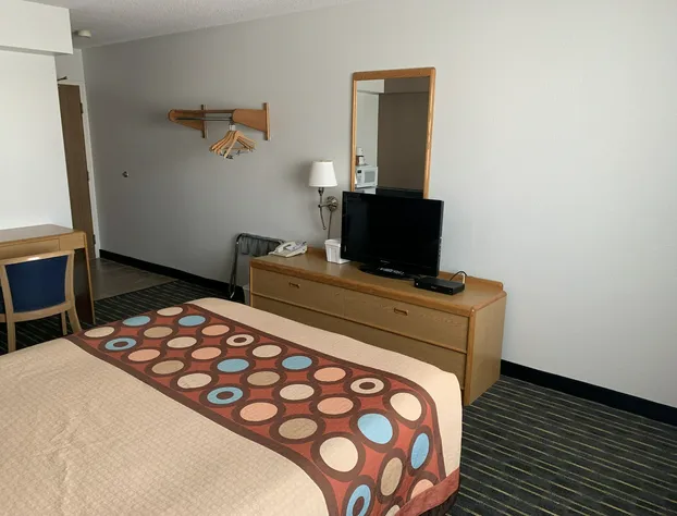 Super 8 by Wyndham Medicine Hat AB hotel detail image 3