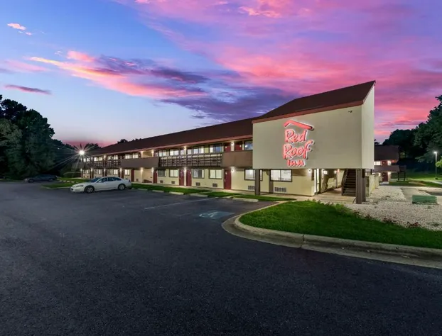 Red Roof Inn Hickory hotel detail image 1