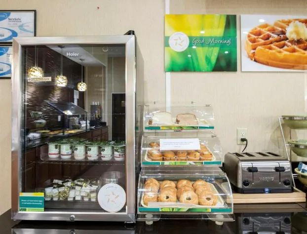 Quality Suites Hickory South hotel detail image 2