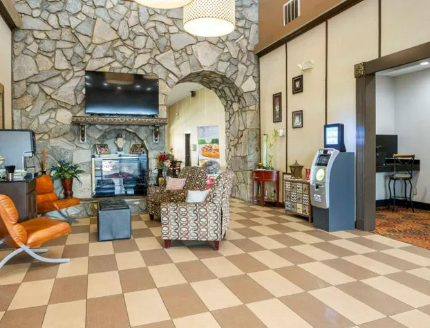 Quality Suites Hickory South hotel detail image 3