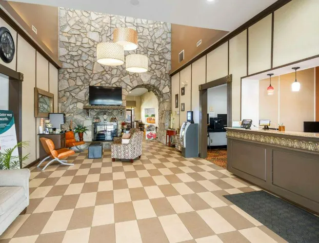 Quality Suites Hickory South hotel detail image 4