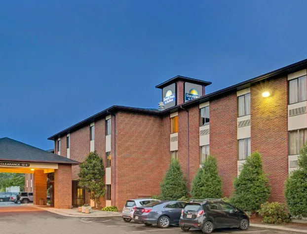 Days Inn & Suites by Wyndham Hickory hotel detail image 1