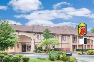 Super 8 by Wyndham Decatur Priceville hotel detail image 1