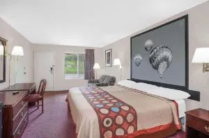 Super 8 by Wyndham Decatur Priceville hotel detail image 4