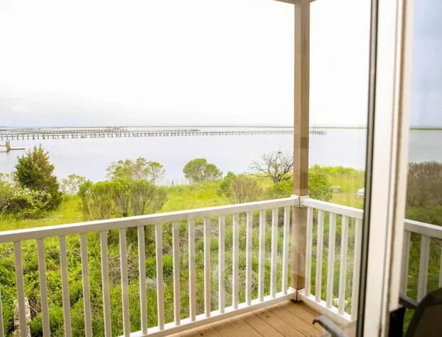 Waterside Inn hotel detail image 3