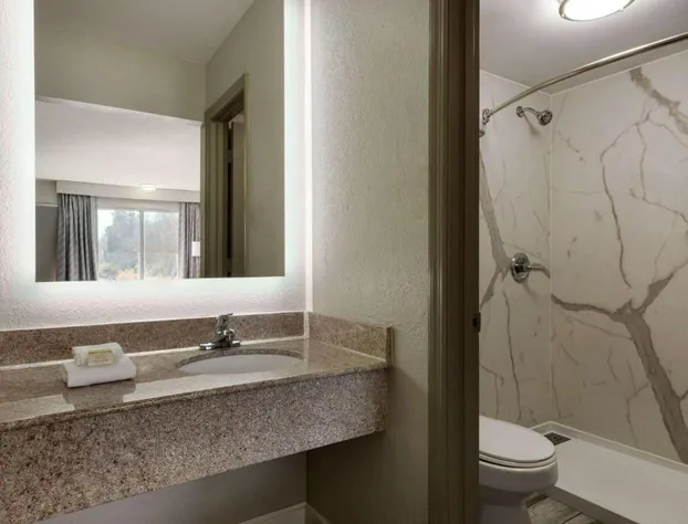 Days Inn by Wyndham Emporia hotel detail image 4