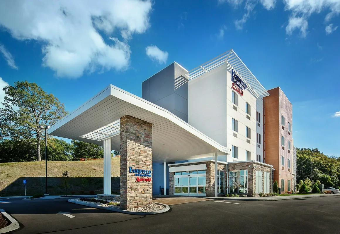 Fairfield Inn & Suites Monaca hotel hero