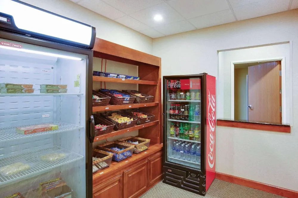 La Quinta Inn & Suites Richmond - Kings Dominion hotel hero