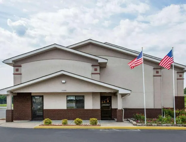 Super 8 by Wyndham Franklin hotel detail image 3