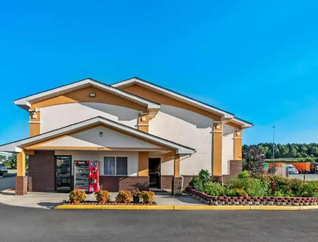 Super 8 by Wyndham Franklin hotel detail image 3