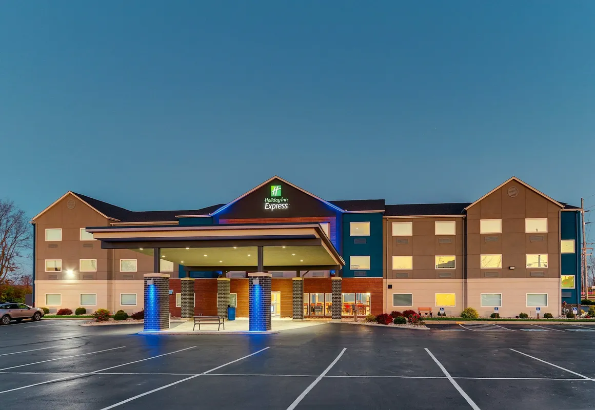 Holiday Inn Express Cincinnati North - Monroe by IHG hotel hero