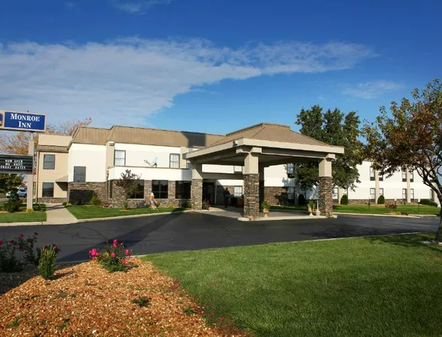 Baymont by Wyndham Monroe Ohio hotel detail image 1