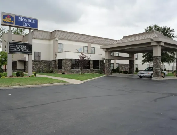 Baymont by Wyndham Monroe Ohio hotel detail image 2