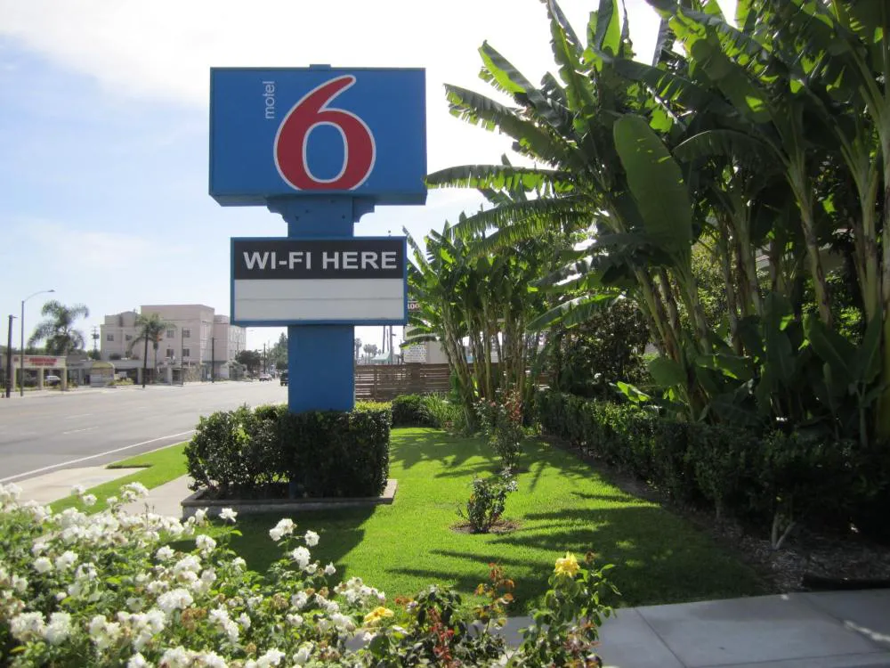 Motel 6 Anaheim, CA hotel hero