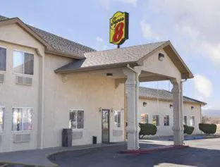 Super 8 by Wyndham Grants hotel detail image 2