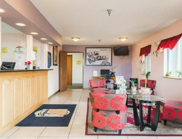 Super 8 by Wyndham Grants hotel detail image 3