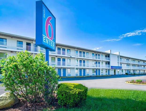 Motel 6 Warren, MI - Detroit East hotel detail image 1