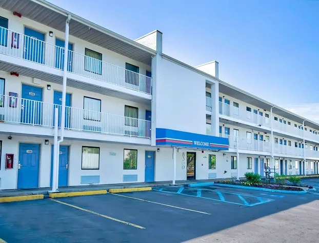 Motel 6 Warren, MI - Detroit East hotel detail image 2