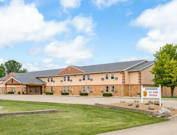 Super 8 by Wyndham Mattoon hotel detail image 4