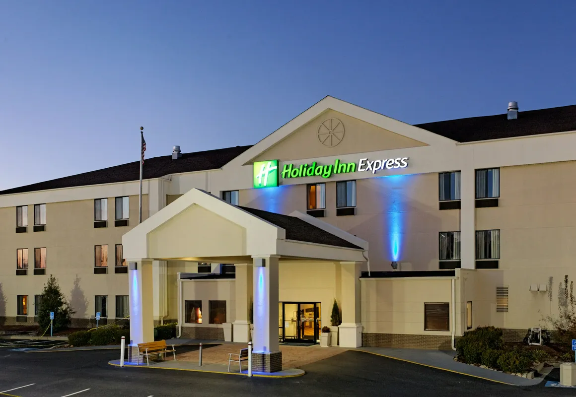 Holiday Inn Express Metropolis by IHG hotel hero