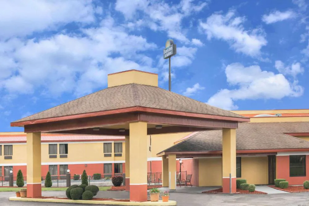Days Inn & Suites by Wyndham Casey hotel hero