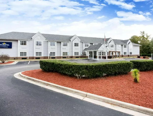 Microtel Inn & Suites by Wyndham Southern Pines / Pinehurst hotel detail image 1