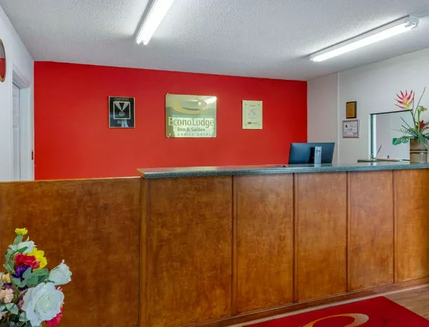 Econo Lodge & Suites Southern Pines - Pinehurst hotel detail image 1