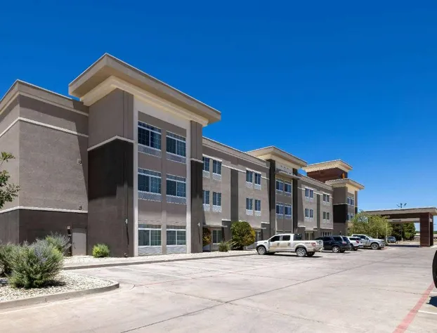 La Quinta Inn & Suites by Wyndham Artesia hotel detail image 2