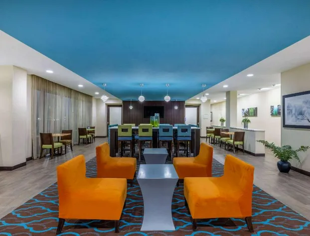 La Quinta Inn & Suites by Wyndham Artesia hotel detail image 4