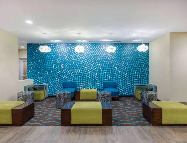 La Quinta Inn & Suites by Wyndham Artesia hotel detail image 3