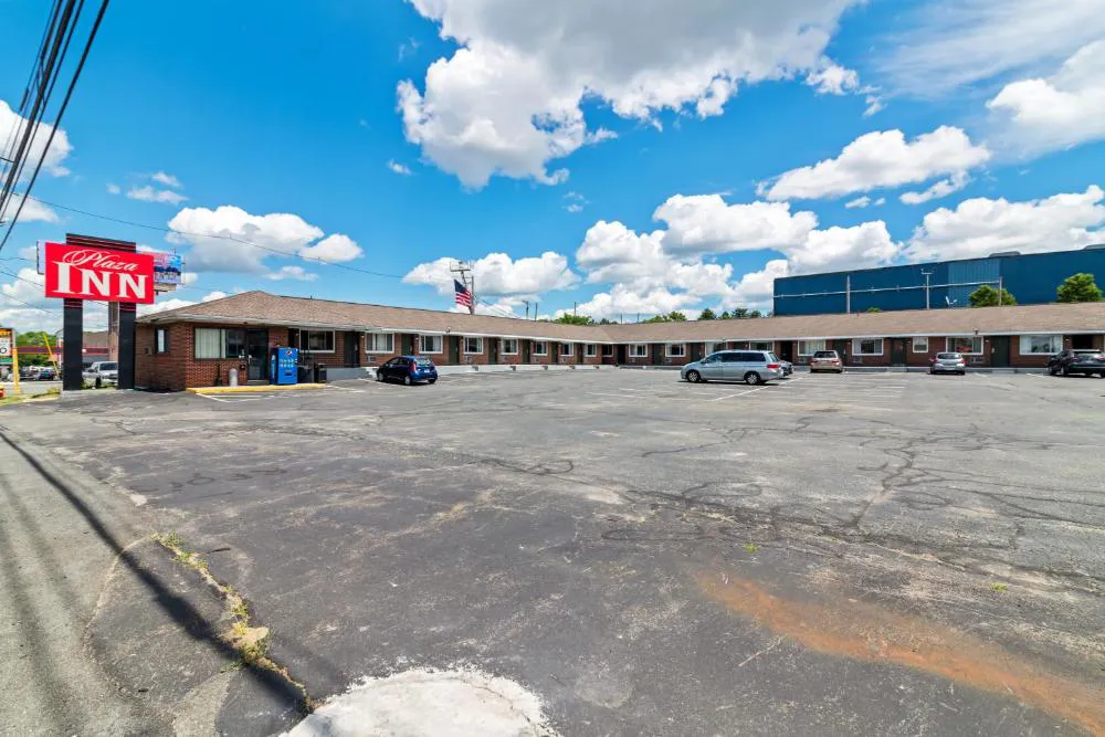 Plaza Inn hotel hero