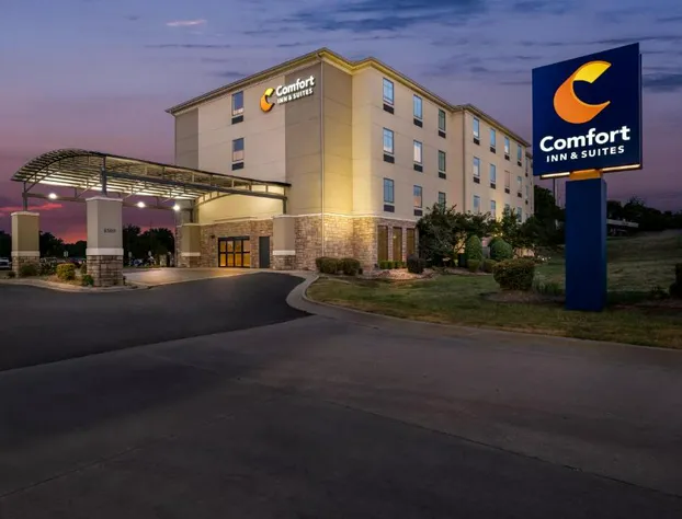 Comfort Inn & Suites Fort Smith I-540 hotel detail image 1
