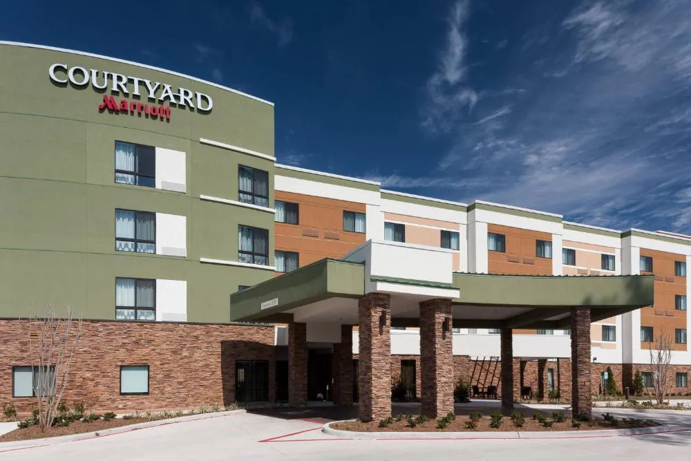 Courtyard by Marriott Houston North/Shenandoah hotel hero