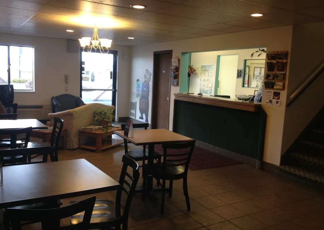 Travelodge by Wyndham Deer Lodge Montana hotel hero